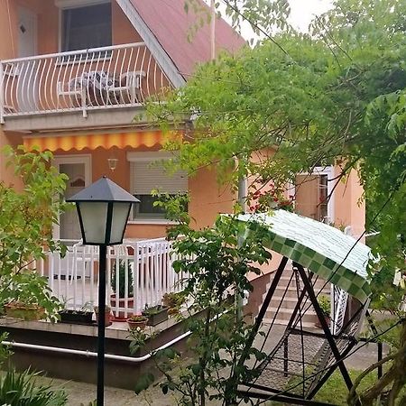 Dora Apartmanhaz ซาลาคาโรส ภายนอก รูปภาพ