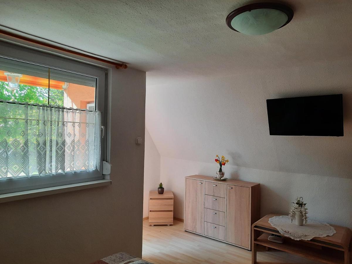 Dora Apartmanhaz ซาลาคาโรส ภายนอก รูปภาพ